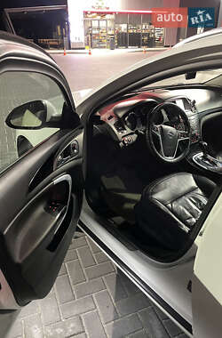 Универсал Opel Insignia 2011 в 