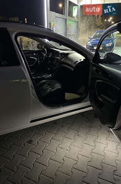 Универсал Opel Insignia 2011 в 