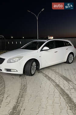 Универсал Opel Insignia 2011 в 