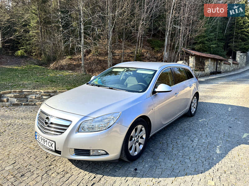 Універсал Opel Insignia 2011 в Чернівцях