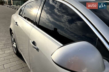 Лифтбек Opel Insignia 2011 в 