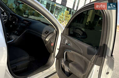Лифтбек Opel Insignia 2011 в 