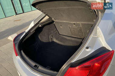 Лифтбек Opel Insignia 2011 в 