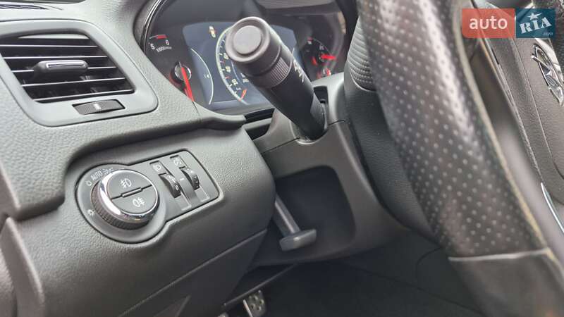 Универсал Opel Insignia 2015 в Чернигове