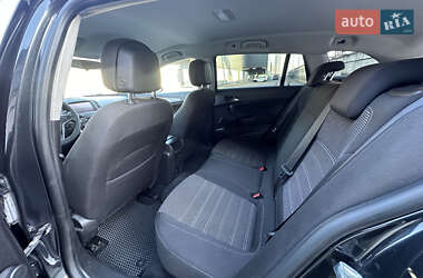 Универсал Opel Insignia 2015 в 