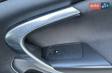 Универсал Opel Insignia 2015 в 