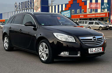 Универсал Opel Insignia 2012 в 