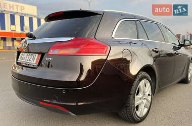 Универсал Opel Insignia 2012 в 
