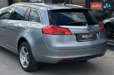 Универсал Opel Insignia 2010 в 