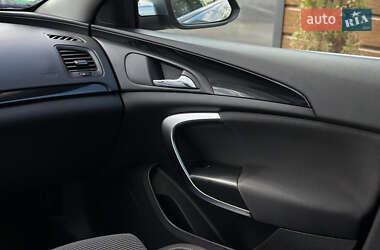 Универсал Opel Insignia 2010 в 