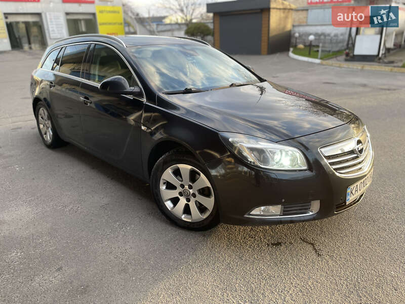 Универсал Opel Insignia 2013 в Киеве