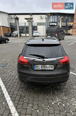 Универсал Opel Insignia 2010 в 