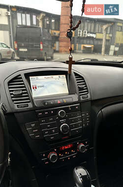 Универсал Opel Insignia 2010 в 