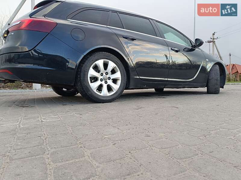 Универсал Opel Insignia 2014 в Львове