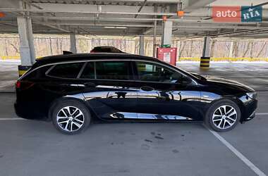 Универсал Opel Insignia 2018 в 