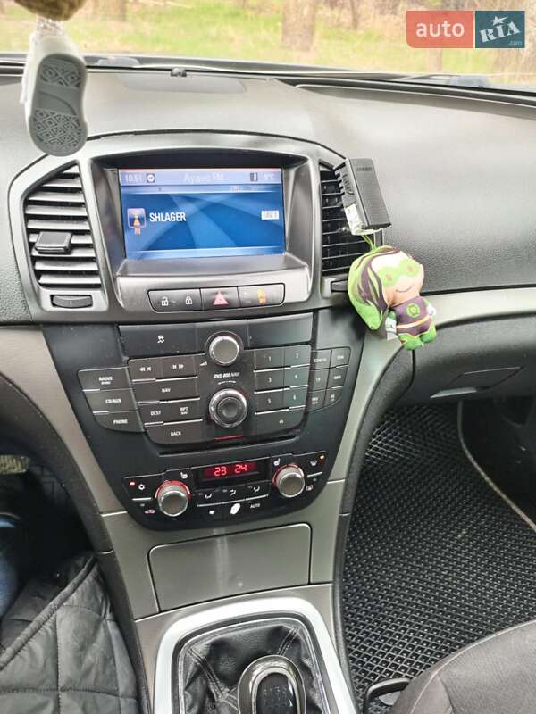 Универсал Opel Insignia 2011 в Черняхове