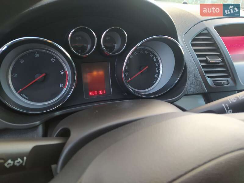 Універсал Opel Insignia 2012 в Дубні