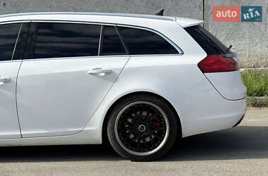 Универсал Opel Insignia 2011 в 