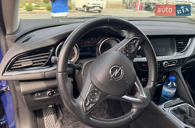 Универсал Opel Insignia 2017 в 