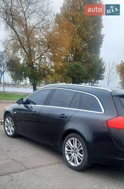 Универсал Opel Insignia 2010 в 