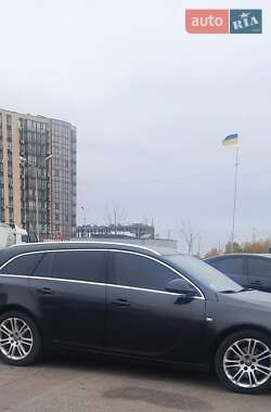 Универсал Opel Insignia 2010 в 
