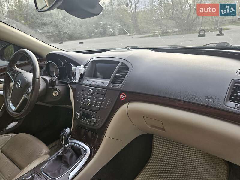 Лифтбек Opel Insignia 2010 в Киеве