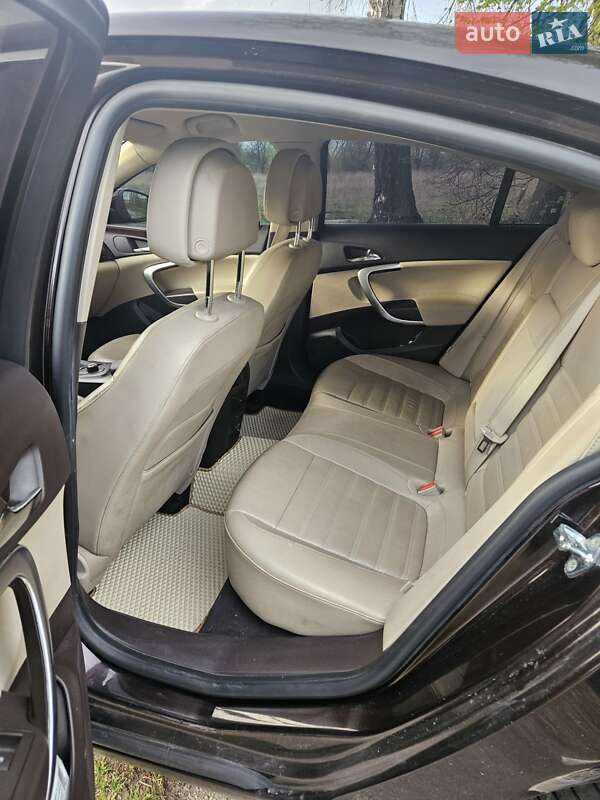 Лифтбек Opel Insignia 2010 в Киеве