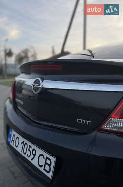 Седан Opel Insignia 2011 в 
