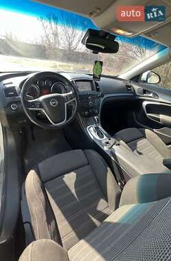 Универсал Opel Insignia 2011 в 