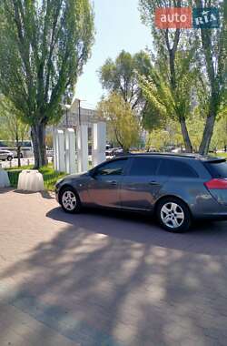 Универсал Opel Insignia 2011 в 