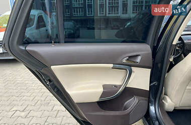 Универсал Opel Insignia 2010 в 