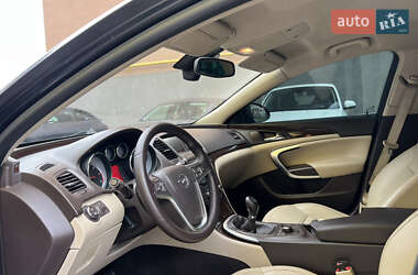 Универсал Opel Insignia 2010 в 