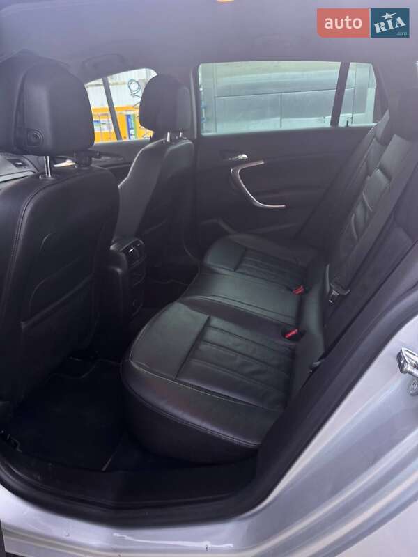 Універсал Opel Insignia 2013 в Старокостянтинові