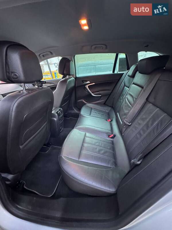 Універсал Opel Insignia 2013 в Старокостянтинові