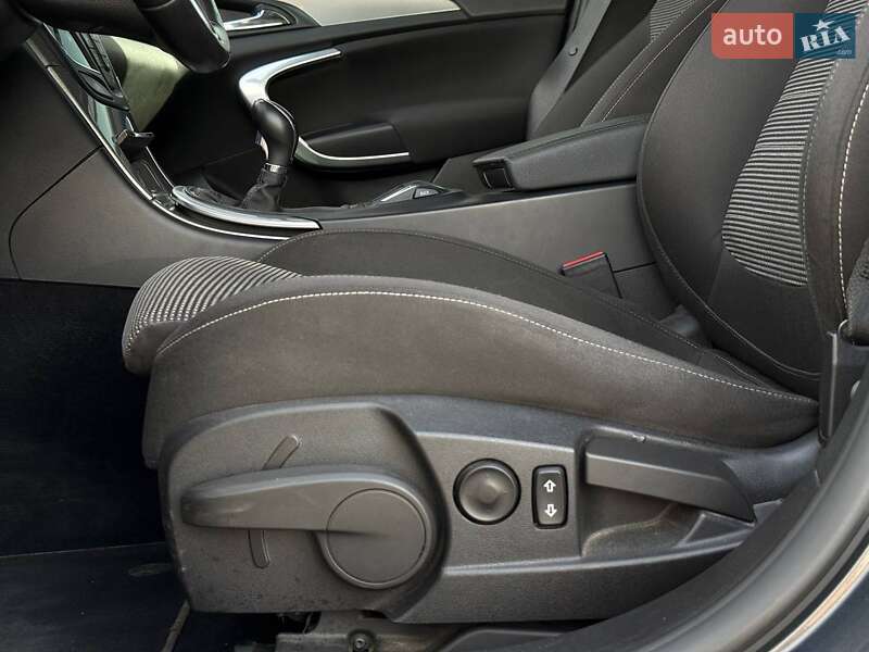 Универсал Opel Insignia 2014 в Ровно