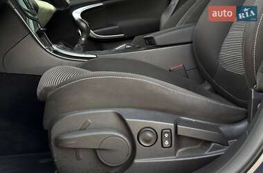 Универсал Opel Insignia 2014 в 
