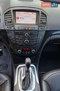 Седан Opel Insignia 2011 в 