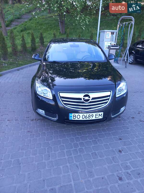 Ліфтбек Opel Insignia 2011 в Львові