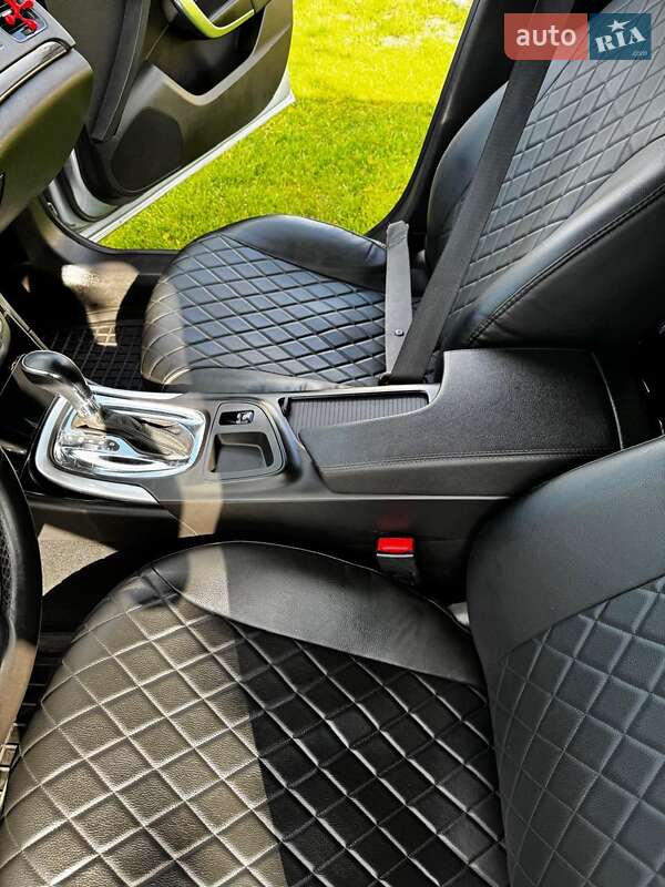Универсал Opel Insignia 2013 в Маневичах