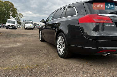 Универсал Opel Insignia 2010 в 
