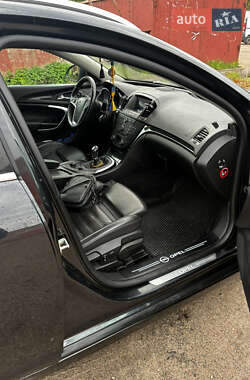 Универсал Opel Insignia 2010 в 