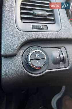 Універсал Opel Insignia 2012 в 
