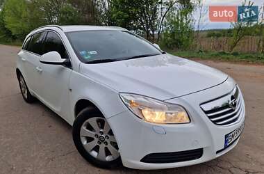Универсал Opel Insignia 2010 в 