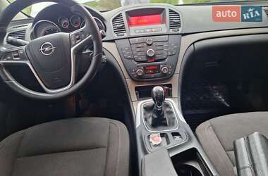 Универсал Opel Insignia 2010 в 