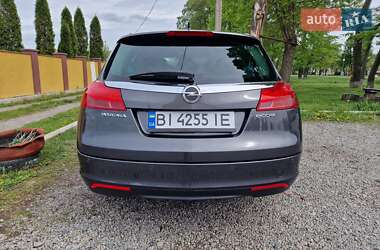 Универсал Opel Insignia 2012 в 