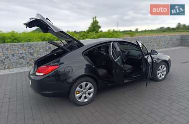 Лифтбек Opel Insignia 2010 в 