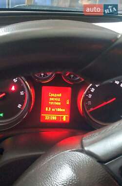 Лифтбек Opel Insignia 2010 в 