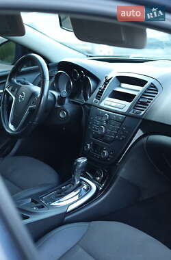 Седан Opel Insignia 2009 в 