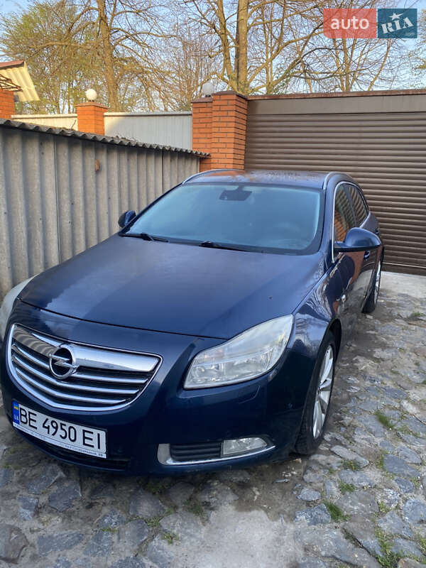 Универсал Opel Insignia 2012 в 