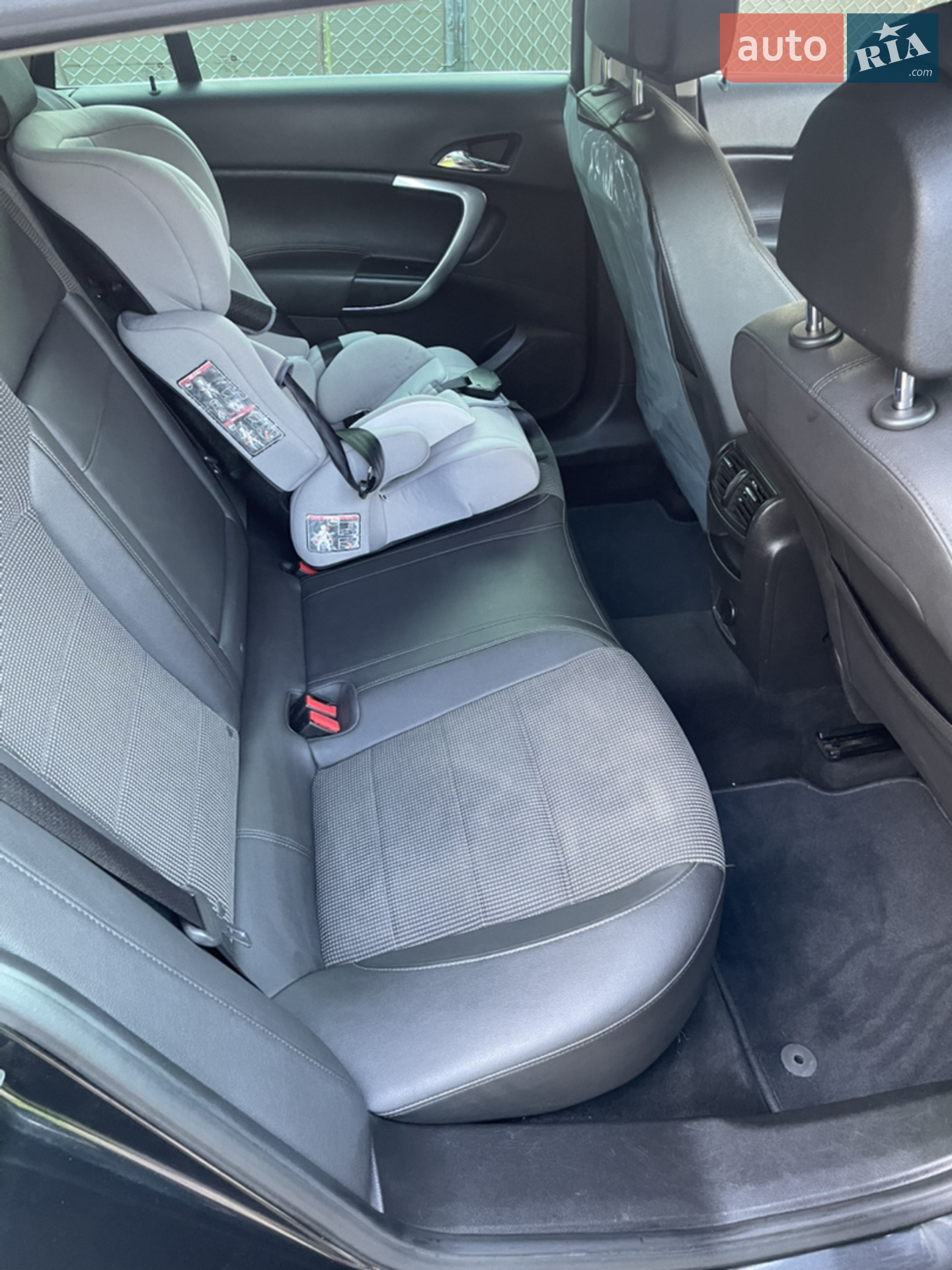2010 Opel Insignia - мініатюра 20